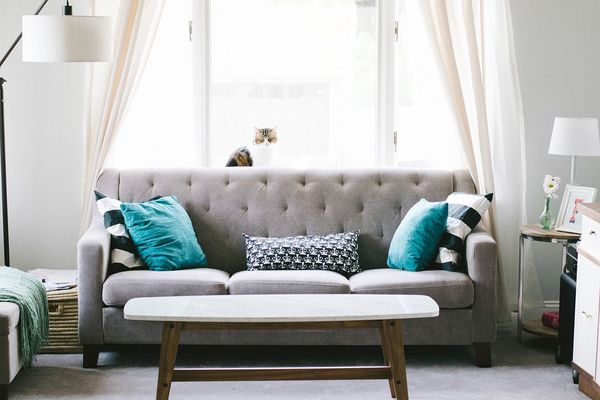 Oszczędzaj przestrzeń w małym mieszkaniu - takie meble są dla Ciebie